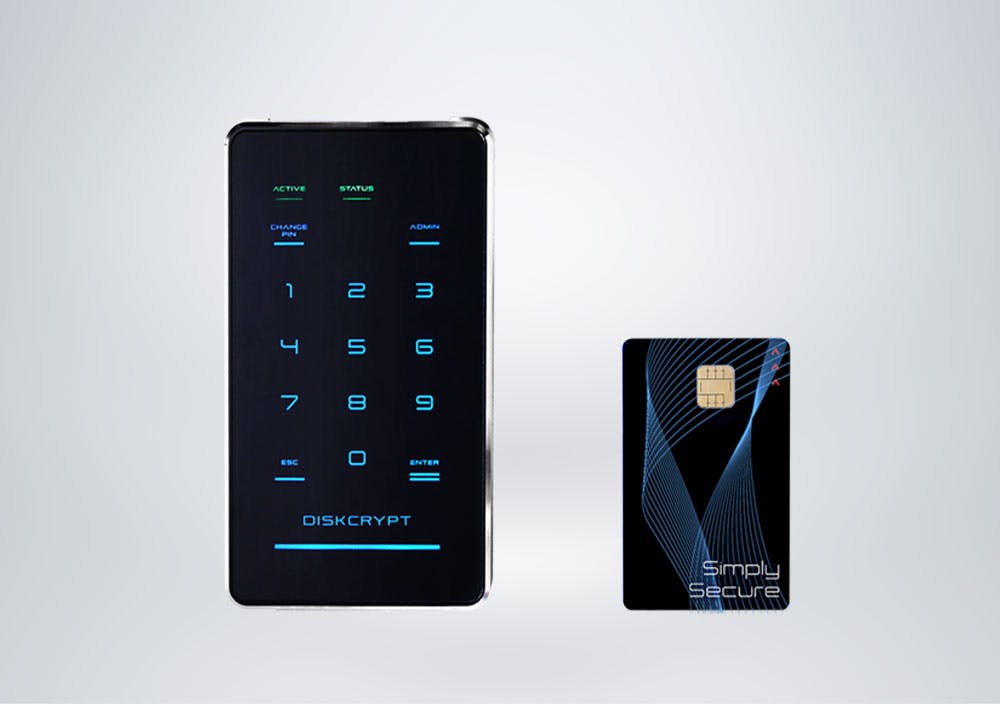 ST Engineering DiskCrypt M100 — lưu trữ di động mã hoá phần cứng, xác thực smartcard 2FA, đạt FIPS và Common Criteria.